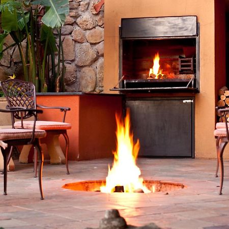 La Roca Guest House Mbombela Exterior photo