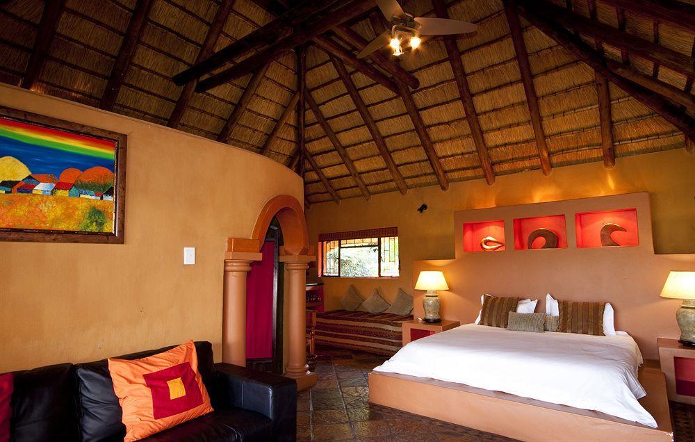 La Roca Guest House Mbombela Exterior photo